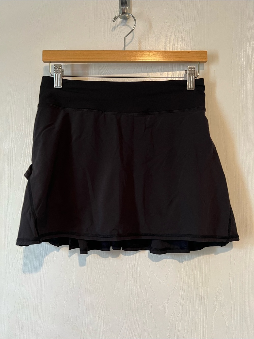 Lululemon Run Pace Setter Tennis Golf Skirt Black Ruffle Women Sz 4